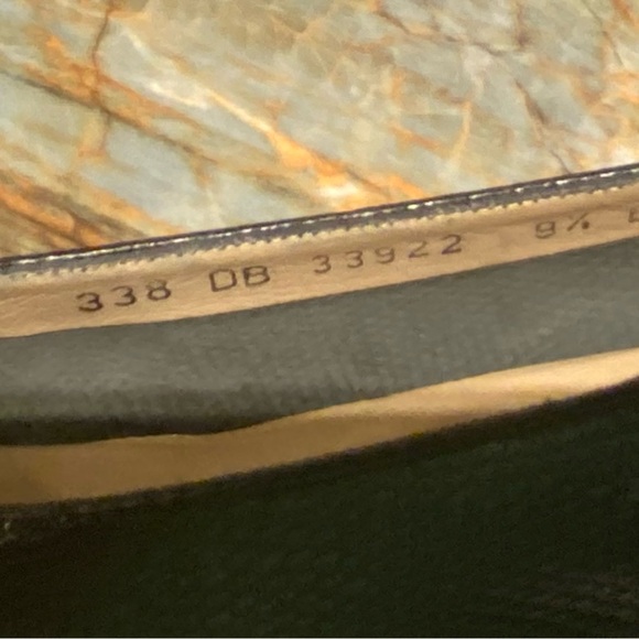 Salvatore Ferragamo Classic Vara Bow Lizard Embossed Calf Leather - Picture 13 of 13